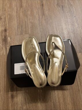NIB Metallic Gold Slingback Thong Sandals - Women. Size 7.5
